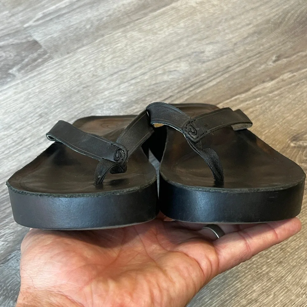 OluKai Malae Black Leather Platform Sandals Womens 9 Thong Flip Flops 20465-4040